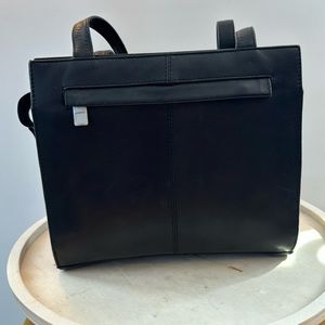 Black leather vintage hand bag
